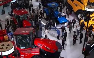 新“智”涌現(xiàn)助力中國智慧農(nóng)機(jī)“出?！碧崴?農(nóng)業(yè)盡顯“科技范”