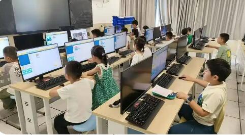 教育部基礎教育司負責人就《關于加強中小學科技教育的意見》答記者問