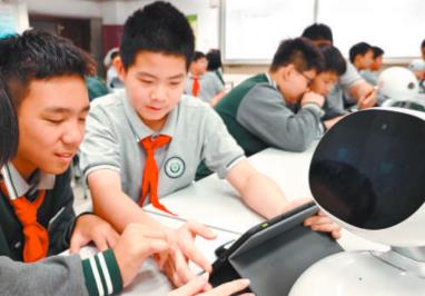 當(dāng)AI走進(jìn)課堂，教育如何“智”變