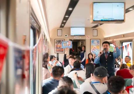 黑龍江開(kāi)行今冬首趟冰雪旅游列車(chē)