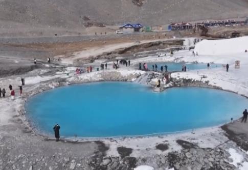 生態(tài)賦能“冷資源”變身“熱產(chǎn)業(yè)” 多彩活動(dòng)點(diǎn)燃冬季消費(fèi)熱潮