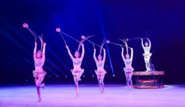 雜技攜手民樂(lè)，《國(guó)風(fēng)雅韻·奇技華章》在北京上演