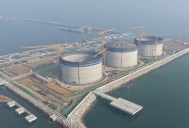 國家天然氣基礎(chǔ)設(shè)施互聯(lián)互通重點(diǎn)工程贛榆LNG接收站首座儲罐升頂