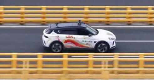 百度聯(lián)手優(yōu)步將在英國倫敦開展無人駕駛出租車試運(yùn)行