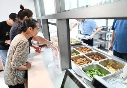 社區(qū)服務(wù)消費(fèi)：圍繞百姓“日?！?構(gòu)建幸?！拔⑷印?></a></div><!-- img end -->	<div   id=