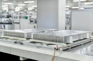 原材料價(jià)格飆升傳導(dǎo)至終端 動(dòng)力電池產(chǎn)業(yè)鏈漲價(jià)潮起