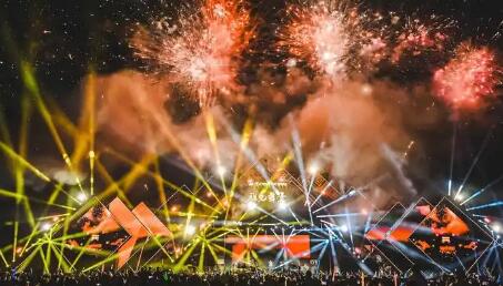 2025年票房收入同比增長(zhǎng)6.39% 文旅共生數(shù)字賦能催熱演出市場(chǎng)