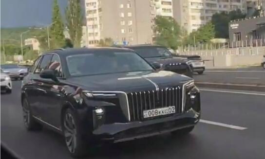 駛?cè)氚⒗緢D：滿街的中國(guó)品牌，與一場(chǎng)正在發(fā)生的認(rèn)知變革