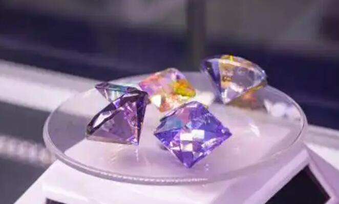 從手工小作坊到全球大產(chǎn)業(yè) 西江之畔人工寶石璀璨國際市場