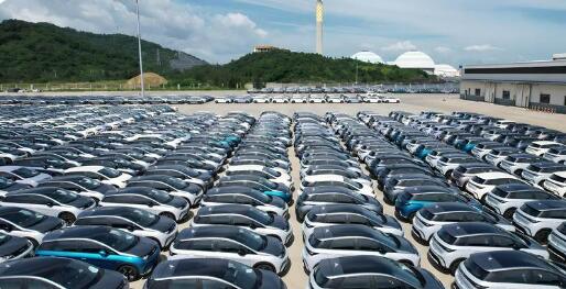 擴(kuò)規(guī)模、優(yōu)結(jié)構(gòu)  中國車市行穩(wěn)高質(zhì)量發(fā)展之路