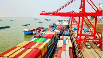 首次突破300萬！安徽省港航集團(tuán)集裝箱吞吐量同比增長(zhǎng)12.5%