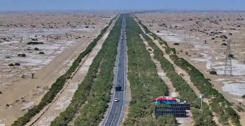 塔里木油田建設(shè)的油地共用公路總長超2500公里 為地經(jīng)濟(jì)社會發(fā)展注入強(qiáng)勁動力