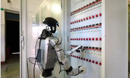 國網(wǎng)四川電力實現(xiàn)首個人形機器人自主作業(yè)