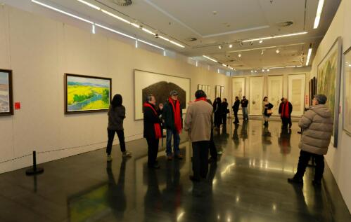 “東方微笑·2026人美新春特展”開(kāi)幕