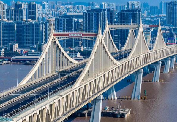 國內(nèi)最大跨度公軌兩用多塔剛性懸索橋永寧大橋正式通車
