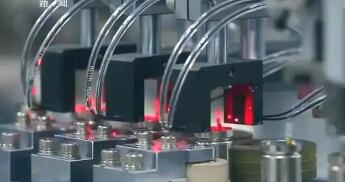 續(xù)航力成倍提升！我國科學(xué)家取得鋰電池核心技術(shù)首創(chuàng)性突破