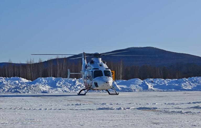 AC332“吉祥鳥”直升機(jī)完成高寒試飛