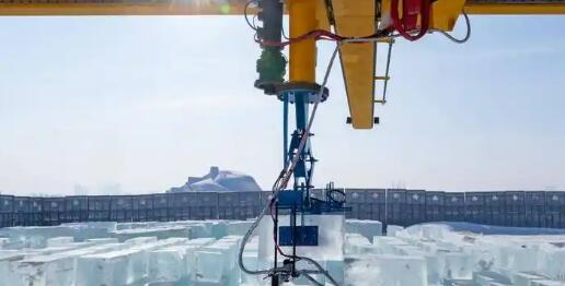 采冰、切冰、搭建，這些活機器人全包了