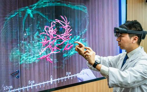 “接”入未來！腦機(jī)接口首入政府工作報告