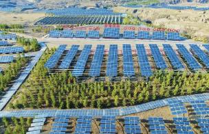 采煤沉陷區(qū)“長(zhǎng)出”新能源電站