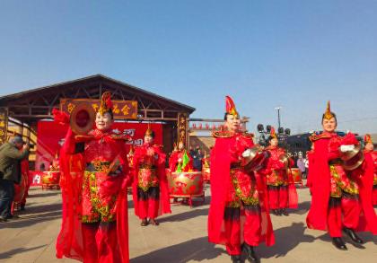 內(nèi)蒙古黃河開河觀凌文化周啟幕