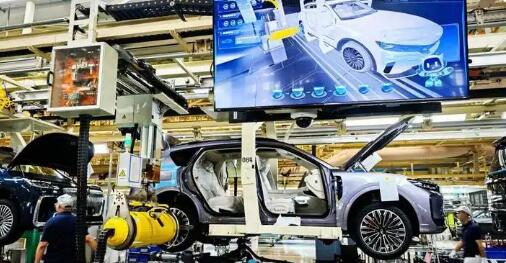 “低空”“智能”成兩會車圈熱詞 汽車產(chǎn)業(yè)加速擁抱前沿技術(shù)