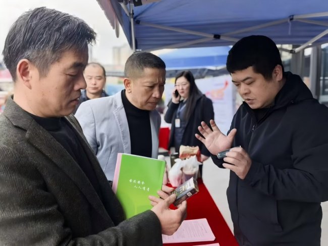 湖北浠水：普法宣傳正當(dāng)時(shí) 利刃出鞘凈市場(chǎng)