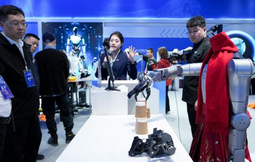 重點(diǎn)賽道積蓄乘勢(shì) 從中關(guān)村論壇年會(huì)看見(jiàn)未來(lái)產(chǎn)業(yè)之“未來(lái)”