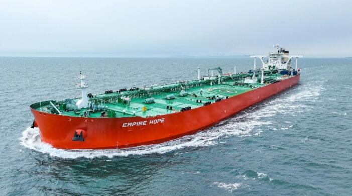 30.7萬噸超大型油船（VLCC）系列首制船“君望”號成功交付