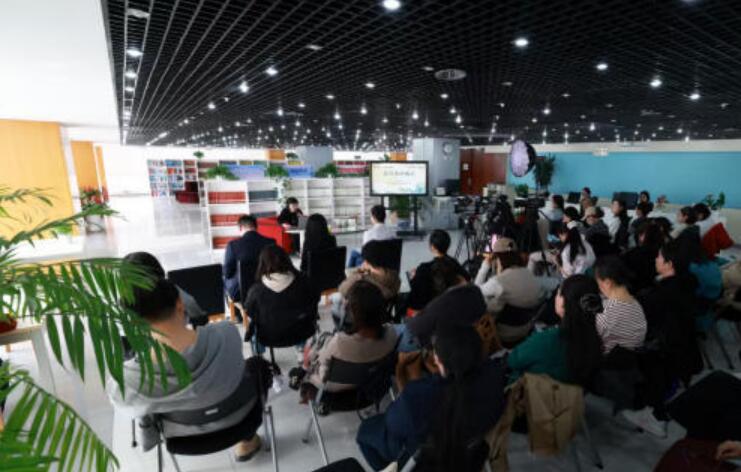 “名家談閱讀”系列講座舉辦 喬葉分享“在經(jīng)典中成長”