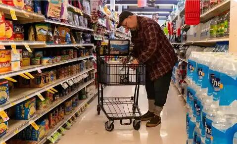 美國消費(fèi)者信心指數(shù)大跌 通脹預(yù)期上升