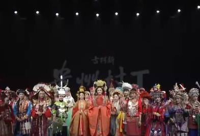 AI賦能時(shí)尚產(chǎn)業(yè)新未來(lái) 傳統(tǒng)技藝從“展品”到“消費(fèi)品”融入百姓消費(fèi)