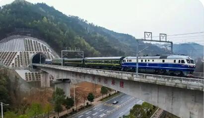 一批重大工程項(xiàng)目刷新“進(jìn)度條”釋放澎湃動(dòng)能 成為中國(guó)經(jīng)濟(jì)向穩(wěn)向好“強(qiáng)引擎”