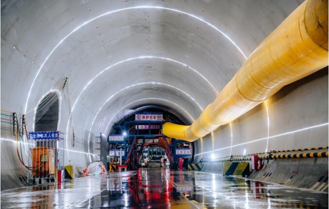 深南高鐵新中隧道實現(xiàn)全隧貫通
