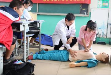 教育部啟動“守護(hù)生命第一課”公益項(xiàng)目進(jìn)一步筑牢校園急救安全防線