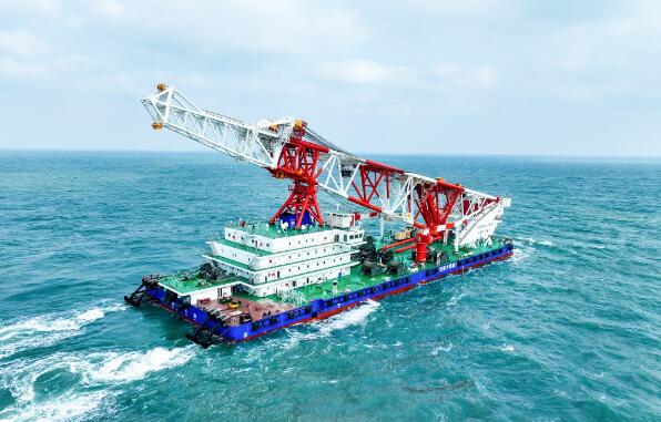 全球最大打樁船“鐵建大橋樁1”號正式下線