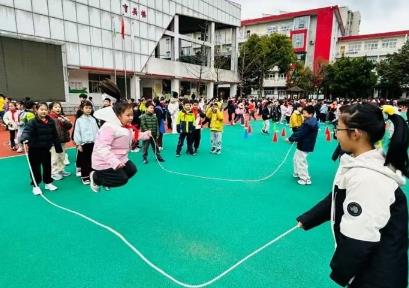 四川：打造孩子看得見的校園健康生態(tài)圈